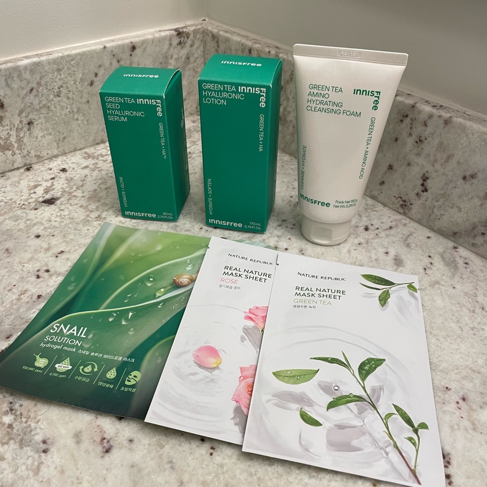 NWT INNISFREE GREEN TEA SET ✨